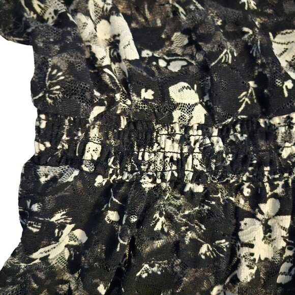 Torrid 0 (L-12) Black & White Floral Lace Top Short Sleeve V-Neck Sheer - Picture 3 of 8